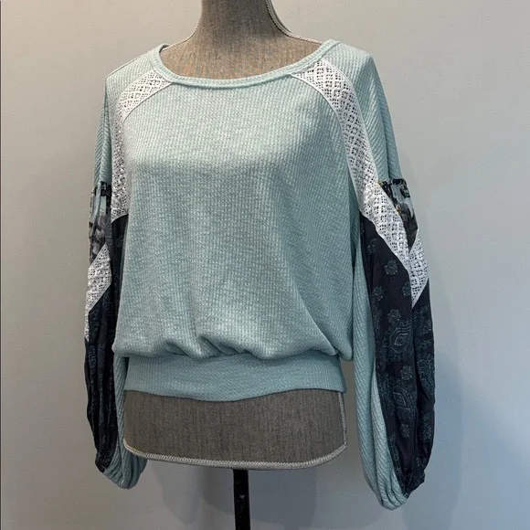 Free People Mint Green Boho Waffle Knit Top Lace Pattern Sleeves Oversized XS - Picture 7 of 15